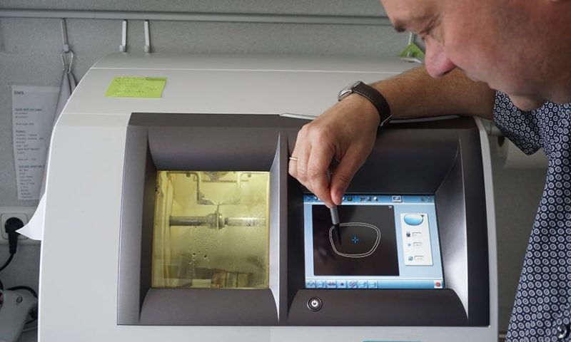 Optik Wolf Cnc Schleifautomat Optiker Brillen Bensberg Bergisch Gladbach Optik Wolf Cnc Schleifautomat Optiker Brillen Bensberg Bergisch Gladbach