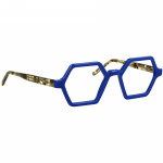 Unisexbrille Johann von Goisern JC208 mit blauem, sechseckigem Rahmen und gemusterten Bügeln.