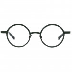 Runde Unisexbrille Colibris Lola in Schwarz, frontale Ansicht auf transparenten Gläsern.